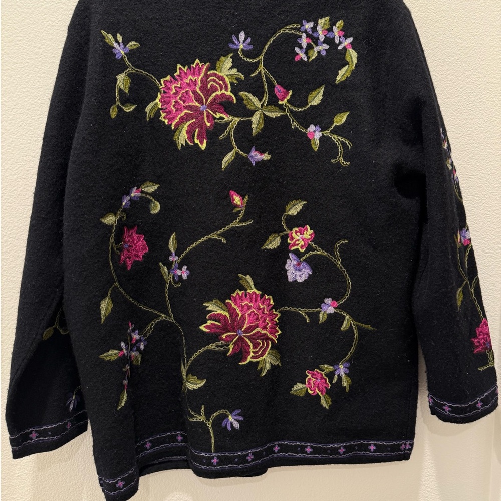 Carole Little Black Wool Floral Embroidered Button Cardigan 1X - Picture 4 of 6